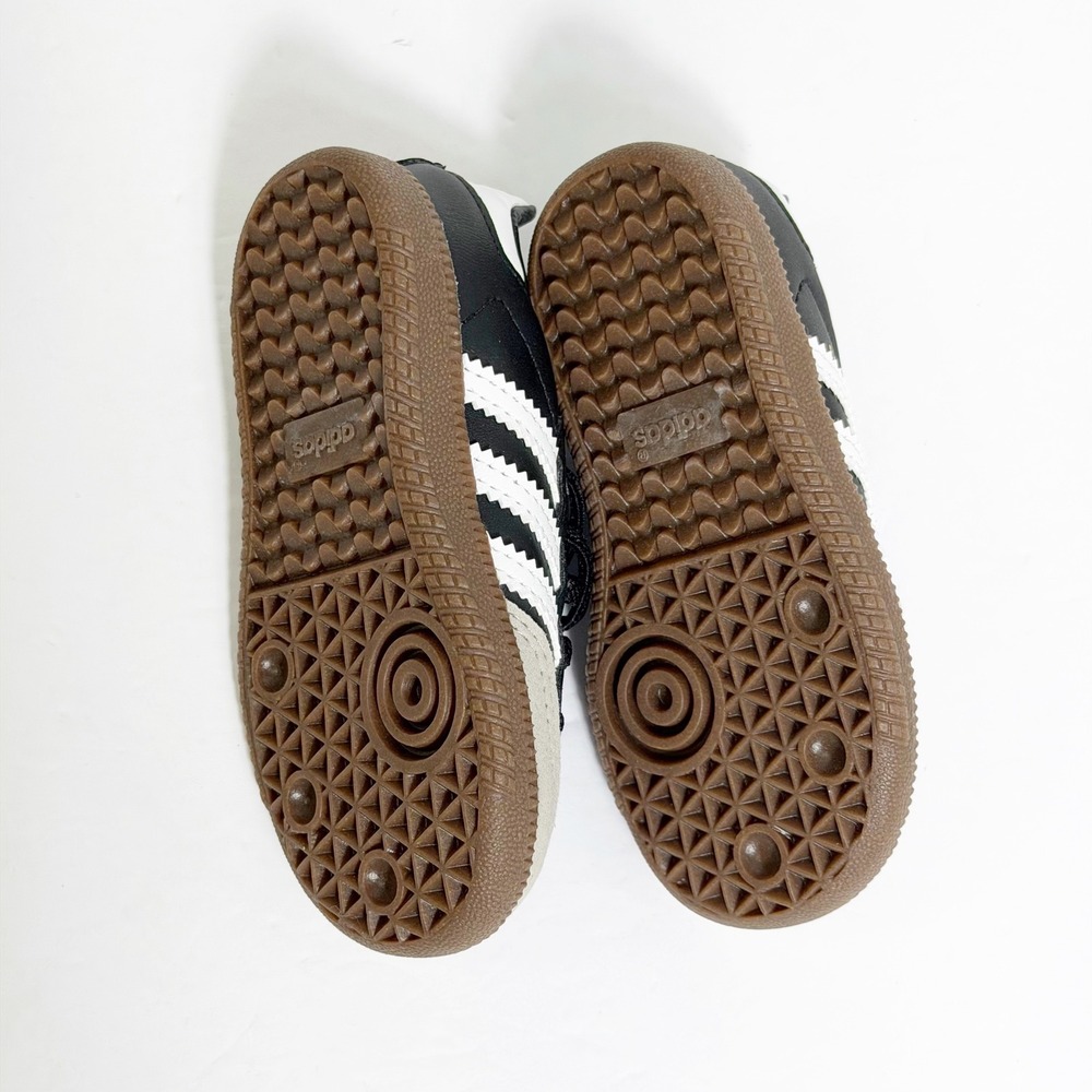Adidas Samba Classic Sneakers Boys 5.5K Black White Gum GZ8350 Indoor Soccer - Picture 2 of 3